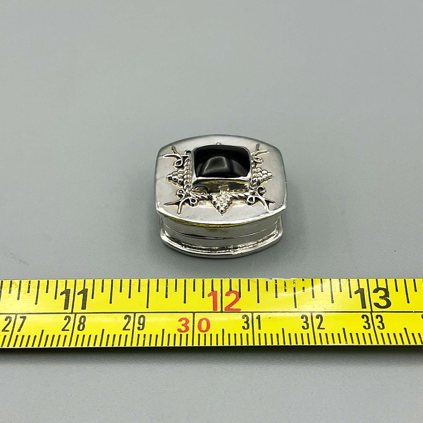 Vintage Onyx Gemstone Silver Pill Box