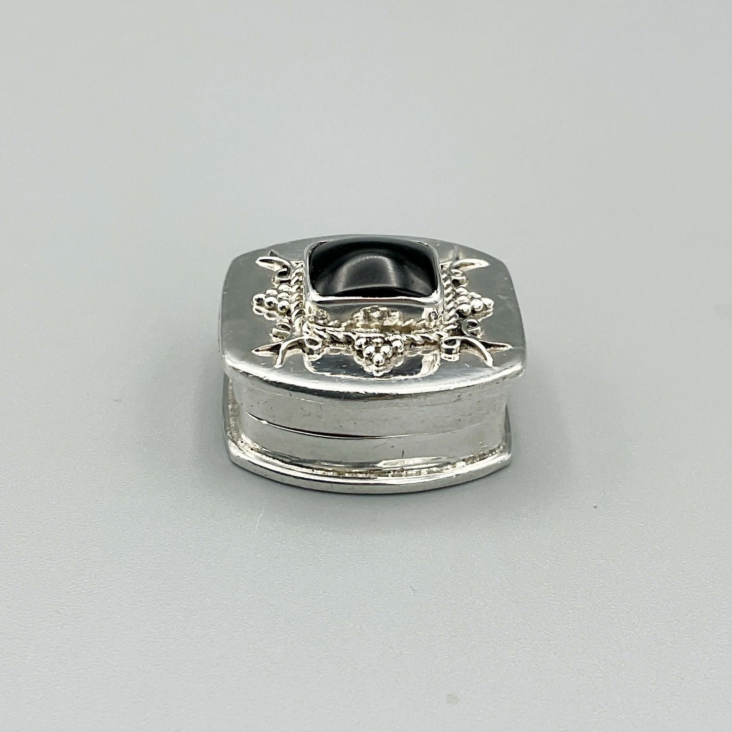 Vintage Onyx Gemstone Silver Pill Box