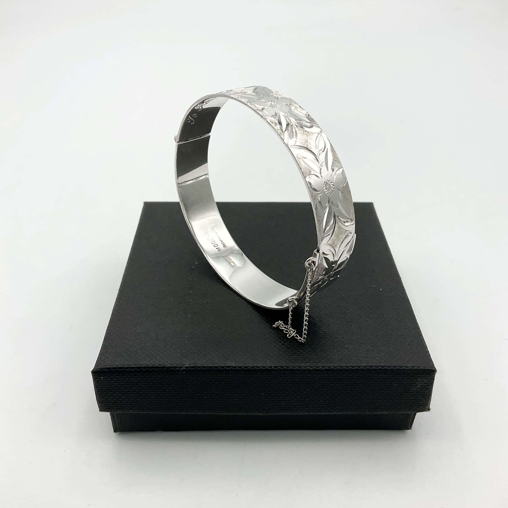 Sterling silver hot sale hinged bangle