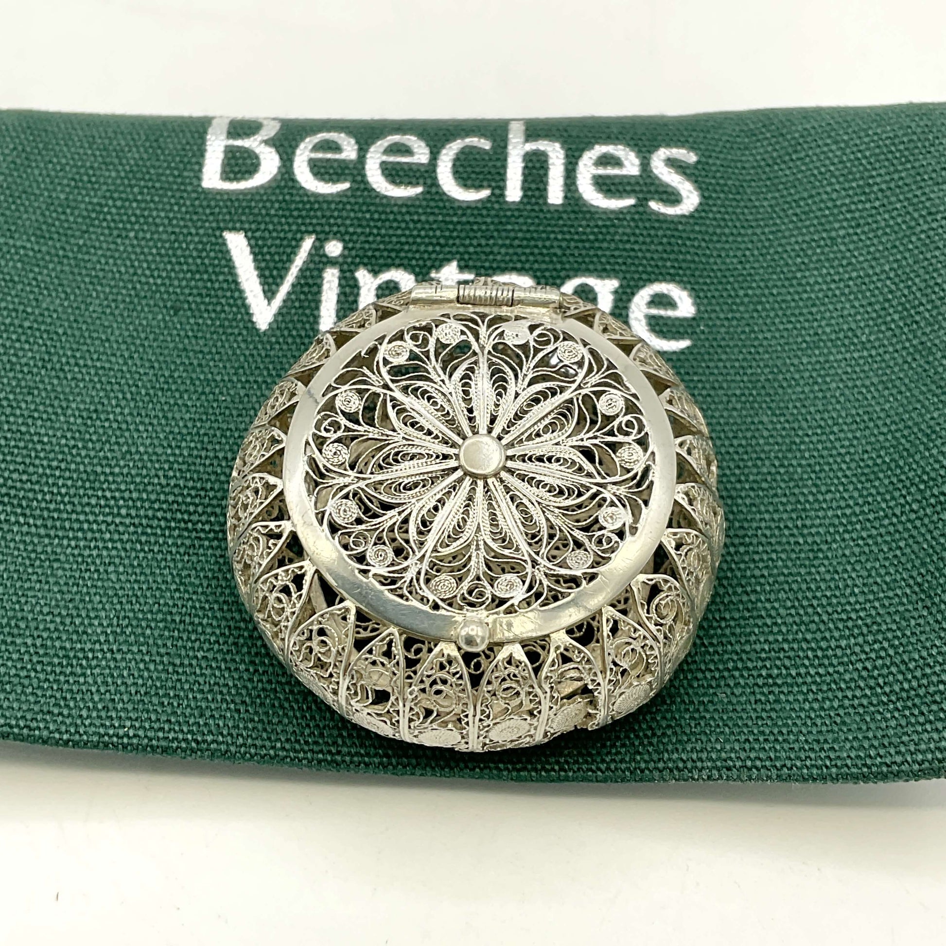 Antique Silver Filigree Box on a green background with 'Beeches Vintage' branding.
