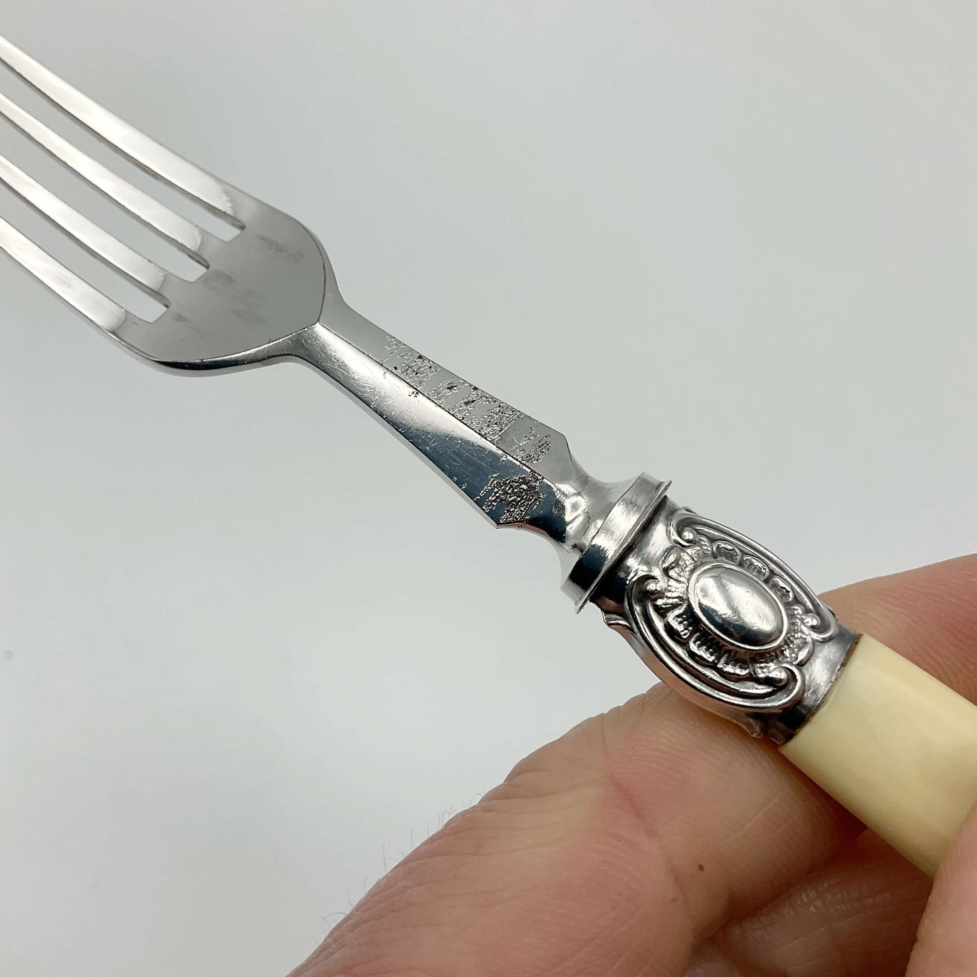 fork with a little deterioration to the neck