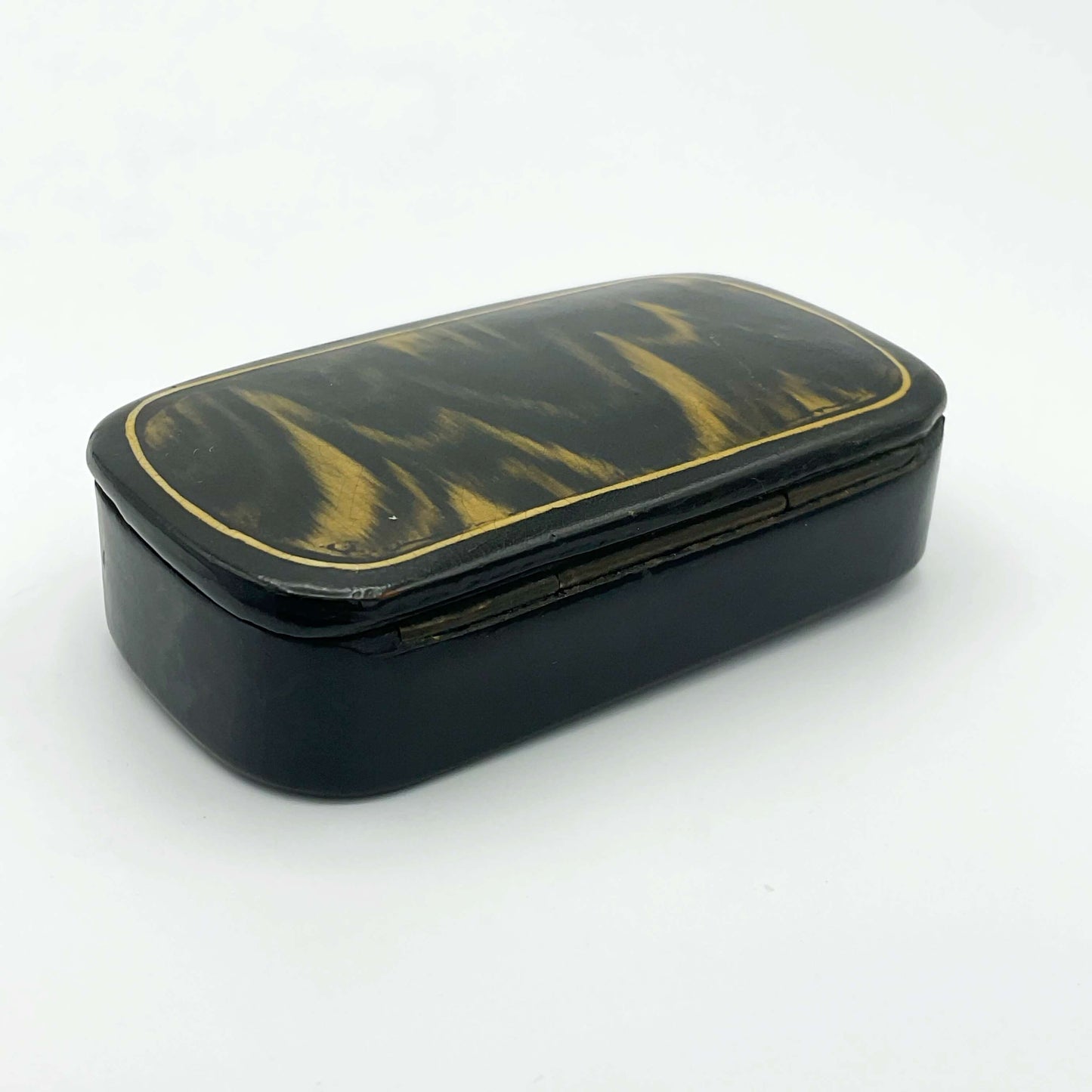 Back view of Antique black lacquer and gold snuff box 