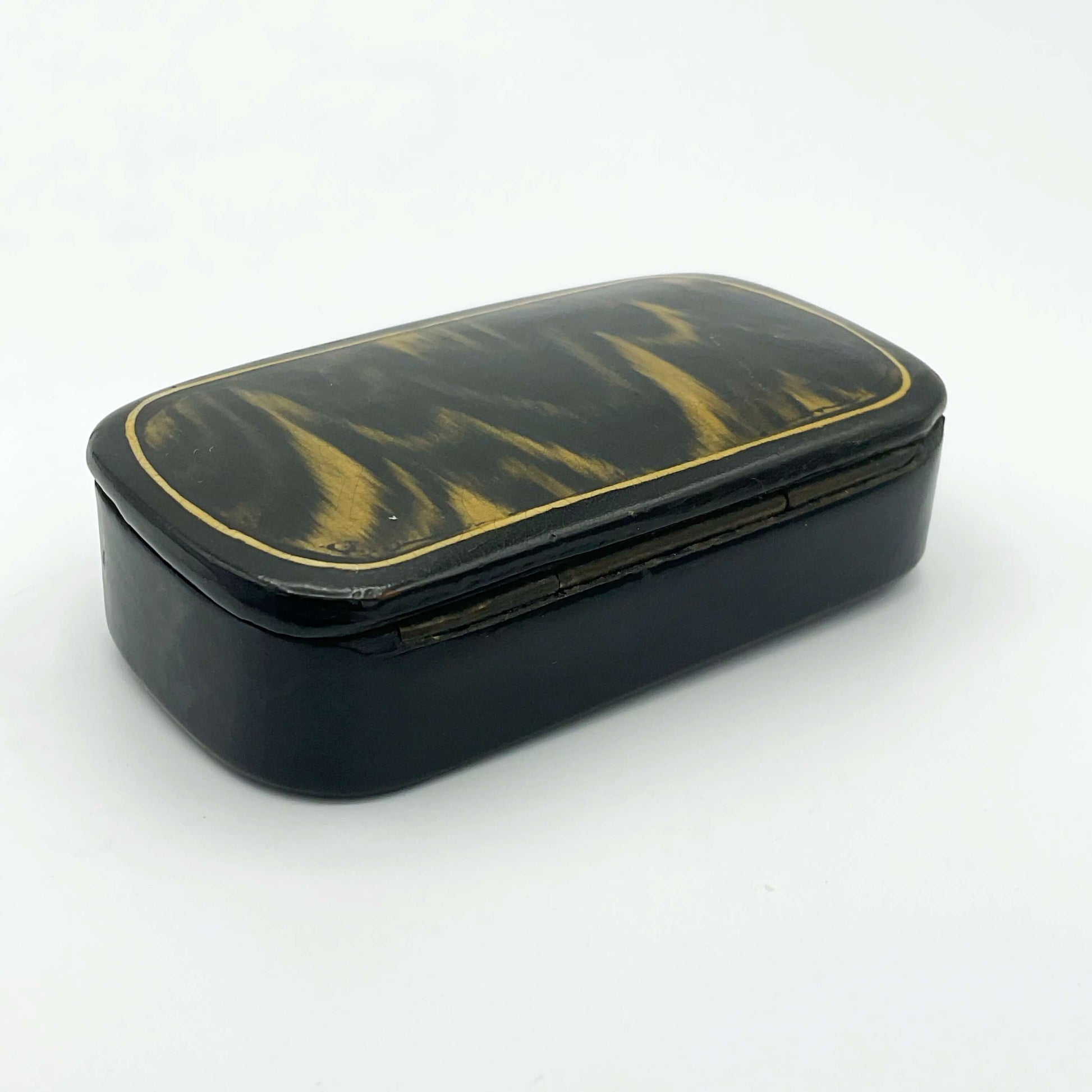 Back view of Antique black lacquer and gold snuff box 