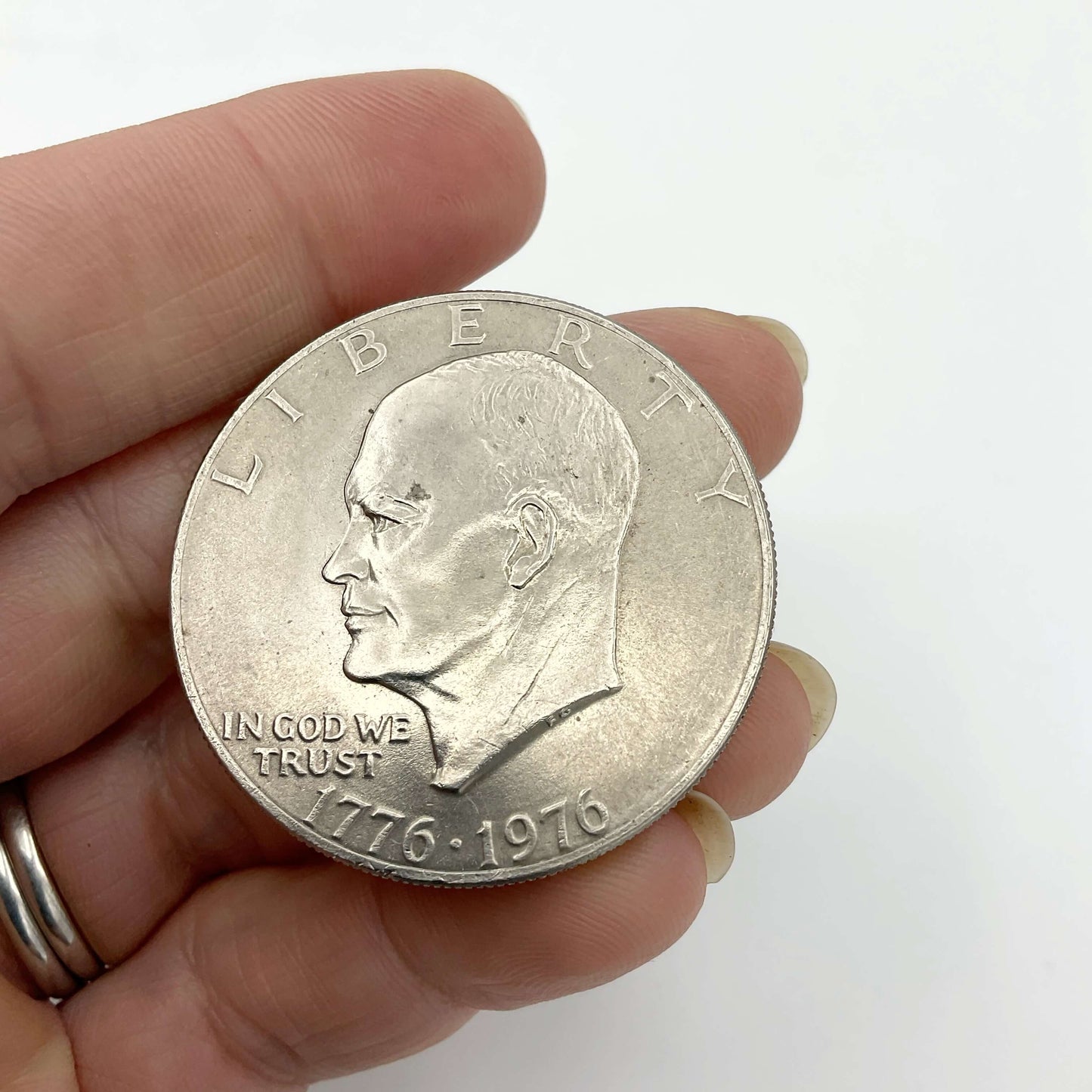 Moneda vintage de un dólar de Eisenhower de 1976