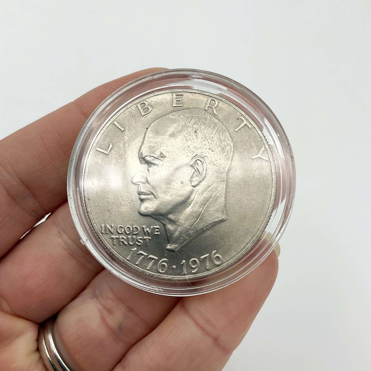 Moneda vintage de un dólar de Eisenhower de 1976