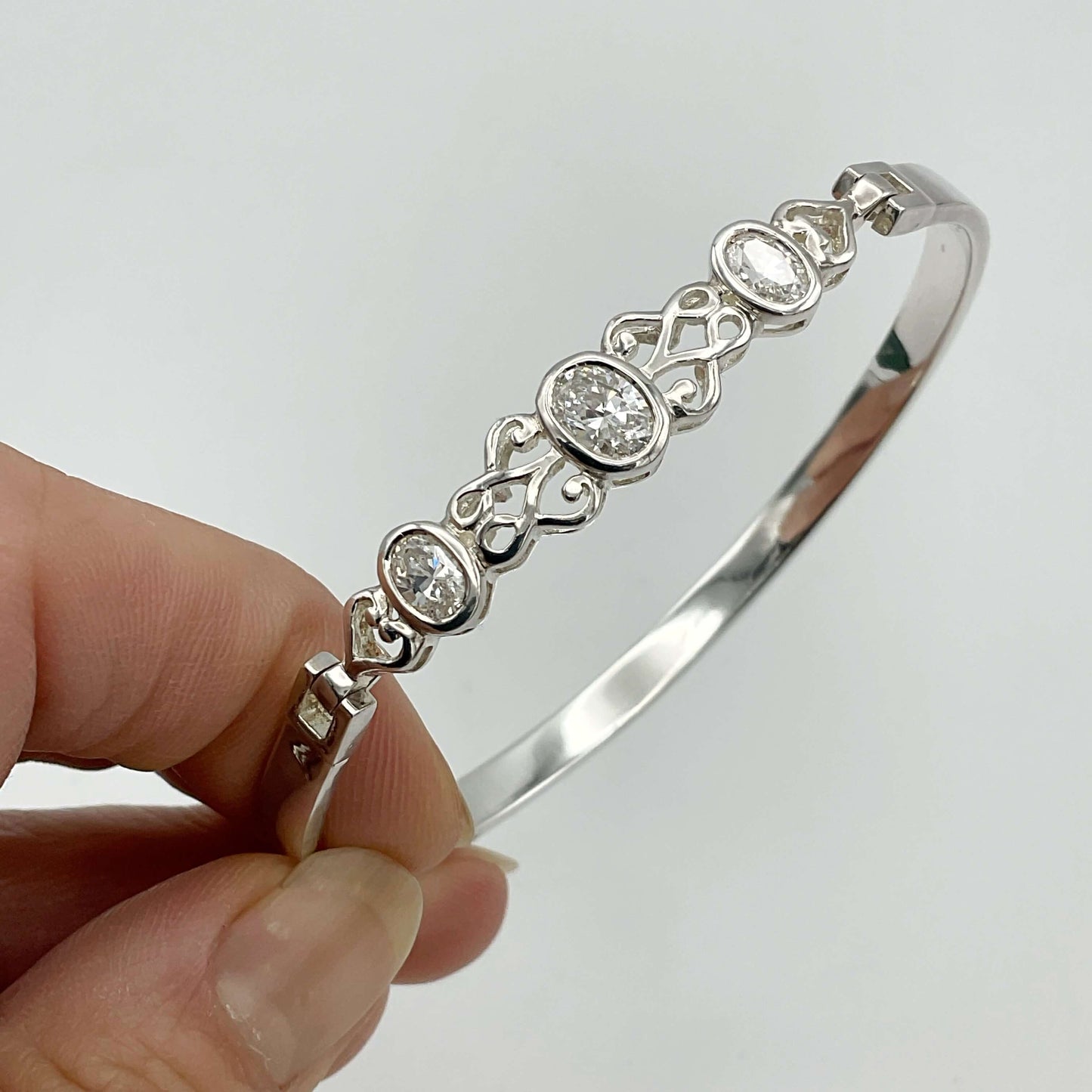 Sterling Silver Cubic Zirconia Hinged Bangle Bracelet